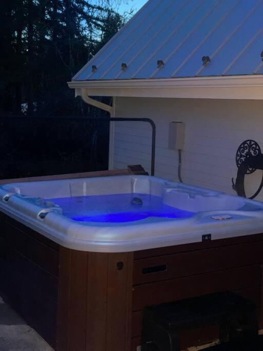 Romantic Cozy Cabin Walk To Lake Hot Tub Bikes Kayaks Grill Onalaska Экстерьер фото